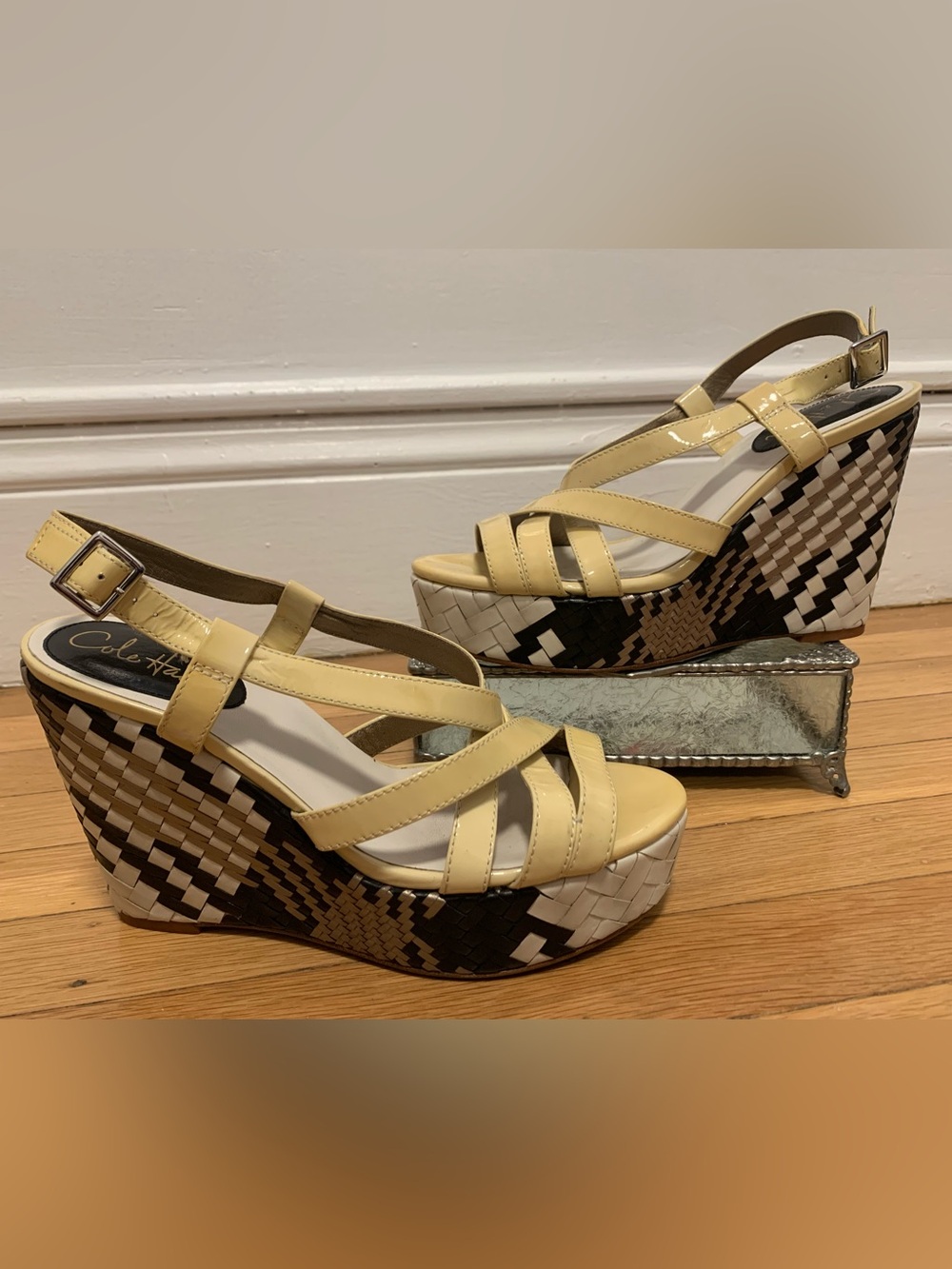 EUC Cole Haan Multi Black/White Woven Hi Wedge Platform Yellow Sandals Size 8.5M - Picture 3 of 14